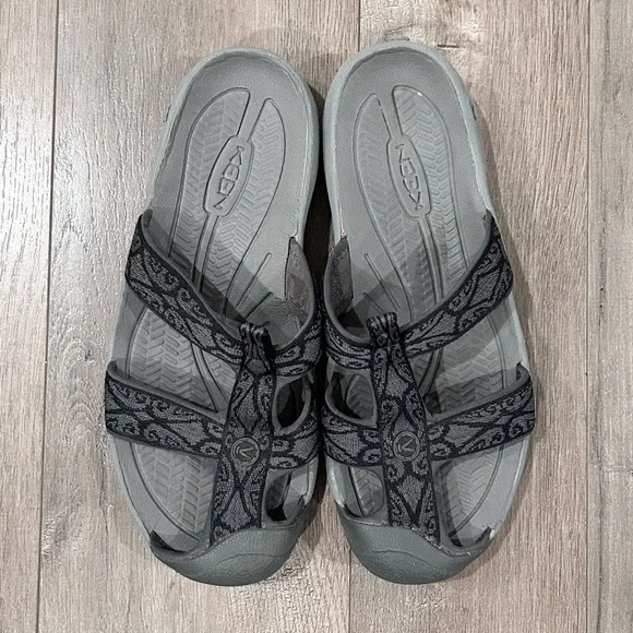Keen Gray Patterned Women's Sandals - Picture 2 of 6